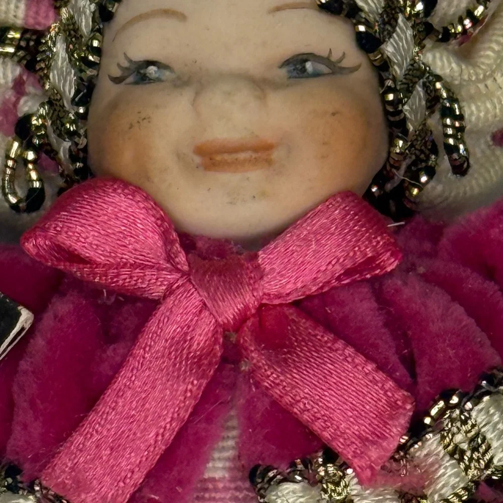 Porcelana Capodimonte Triangle Italian Created by Giovanni Gasparotto‎ - Dirty